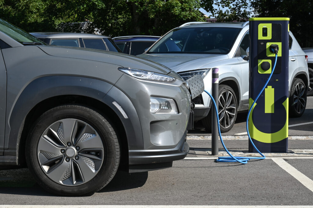 Installation de Bornes de Recharge pour Véhicules Électriques (IRVE) à Porto-Vecchio et en Corse