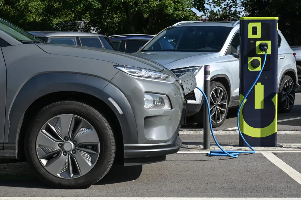 Installation de Bornes de Recharge pour Véhicules Électriques (IRVE) à Porto-Vecchio et en Corse