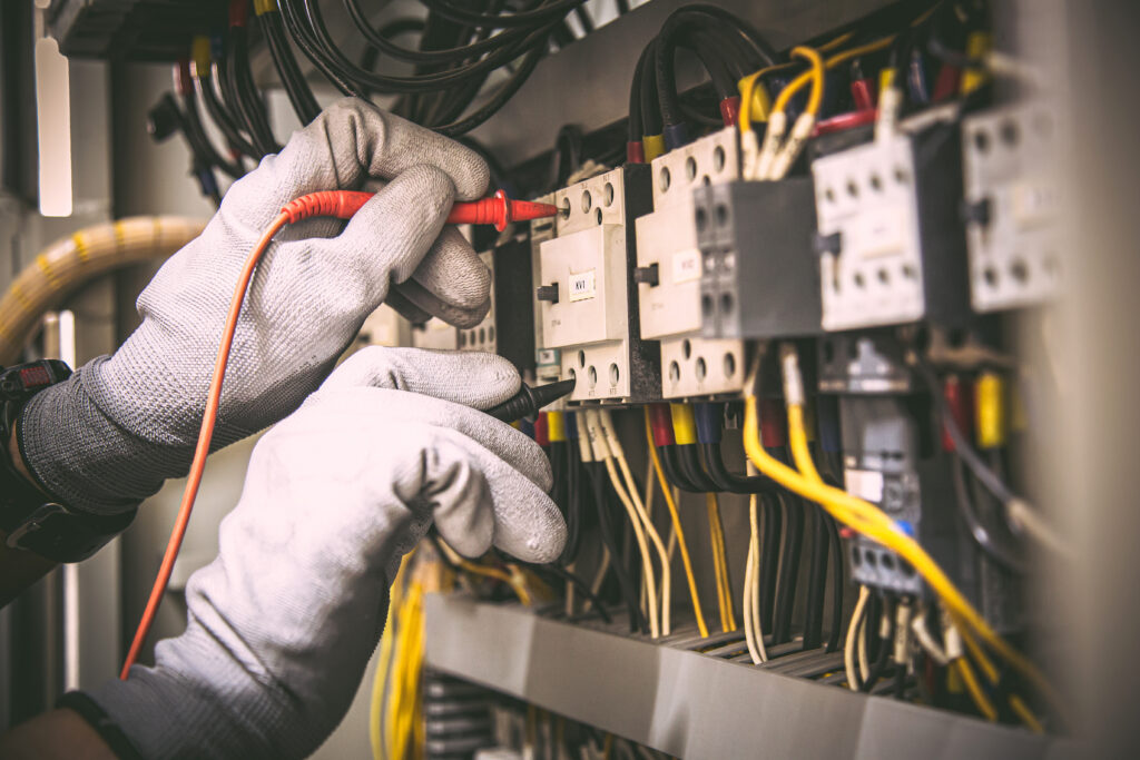Maintenance électrique préventive à Porto-Vecchio et dans toute la Corse